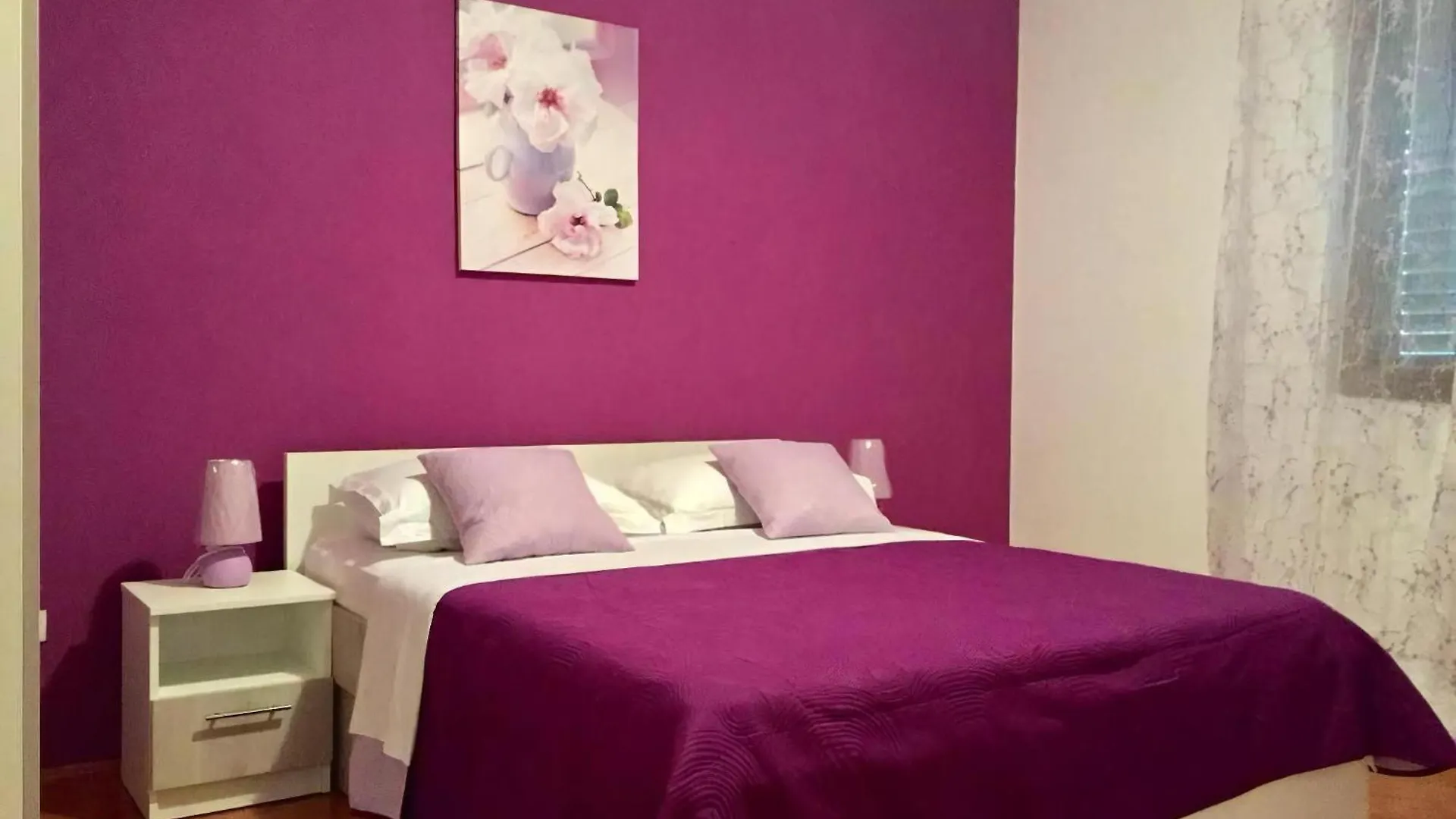 Geraeumige Ferienwohnung Mit Schoenem Garten Vir Kroatien